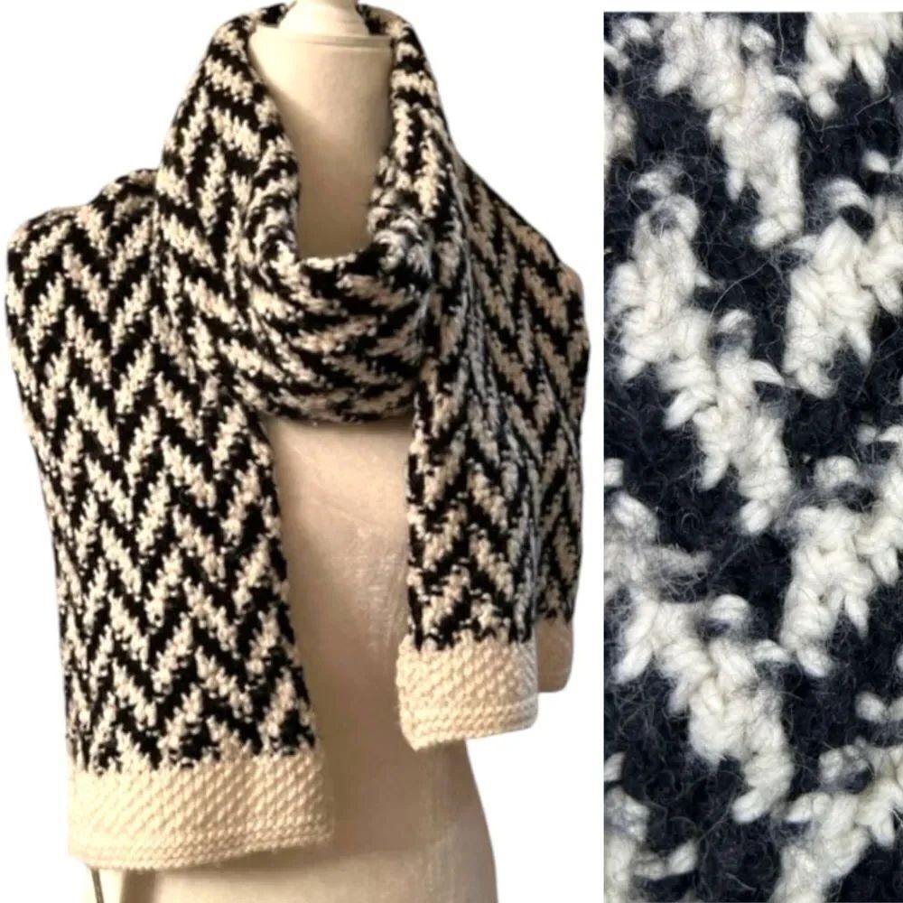 Ralph Lauren Black& White Wool Blend Wool Blend Chevron Knit Scarf